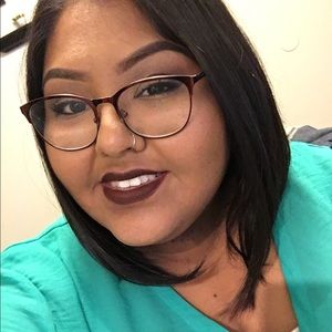 Meet your Posher, Valeria